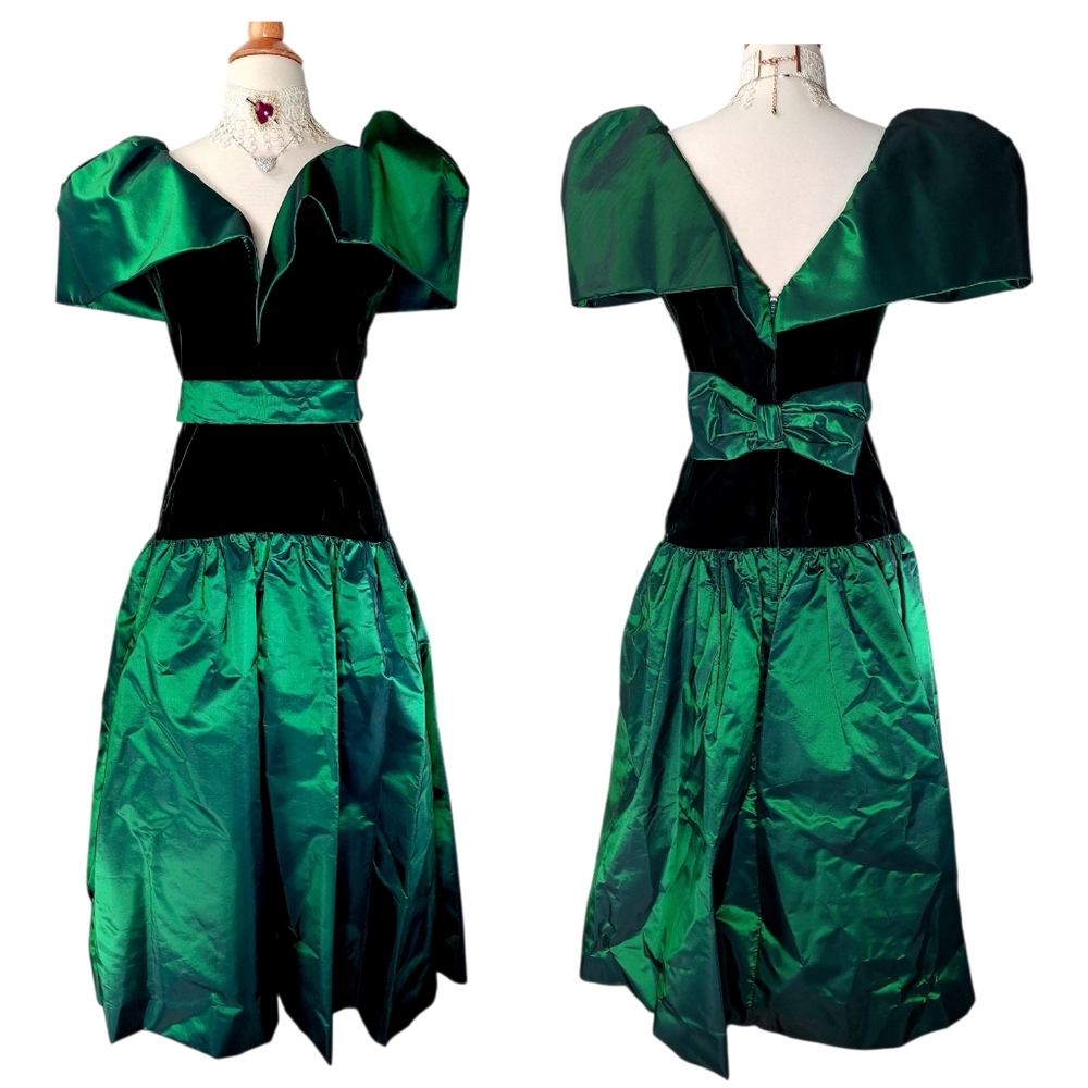 Vintage 80s Victor Costa Dropped Waist Green Velvet Dress Size 8* Prom Holiday